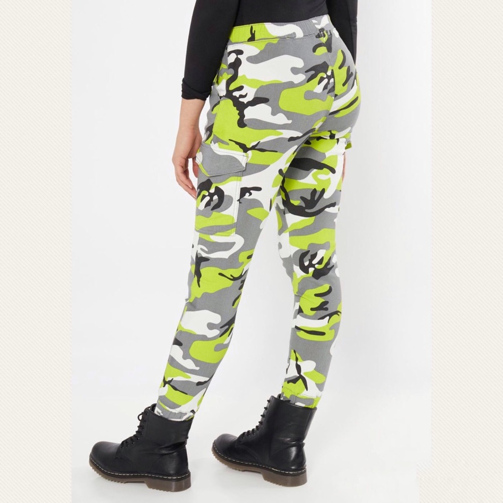 Almost Famous Neon Green Camo Drawstring Joggers - Picture 4 of 9